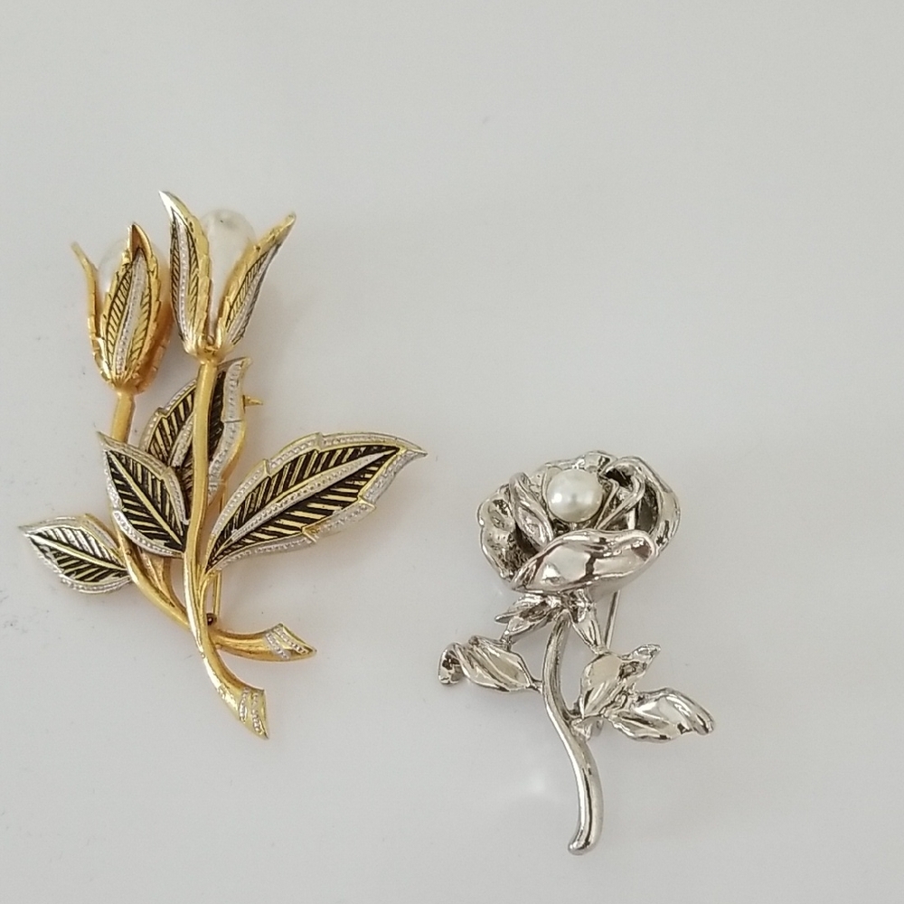 Elegant Gold and Silver Floral Brooch Set